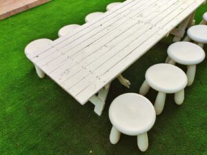 pallet white table with kids stools