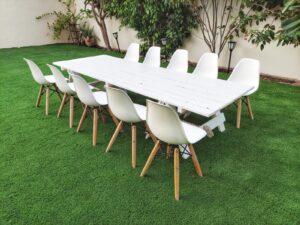 scandinavian chairs plus whit palet table